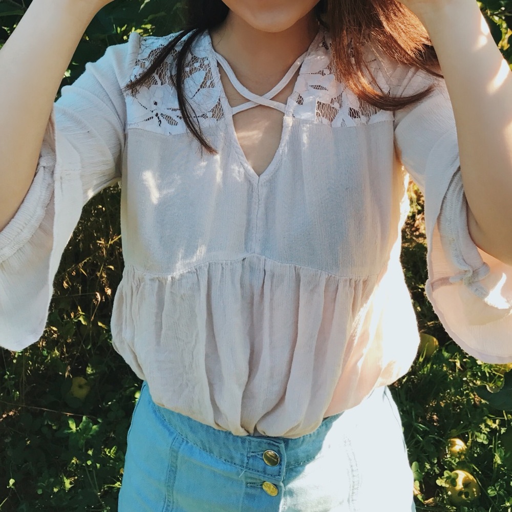 SOLD 2/$20 American Eagle Floral Babydoll Blouse